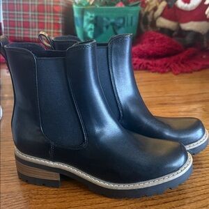 Universal Thread Black Ankle Boots